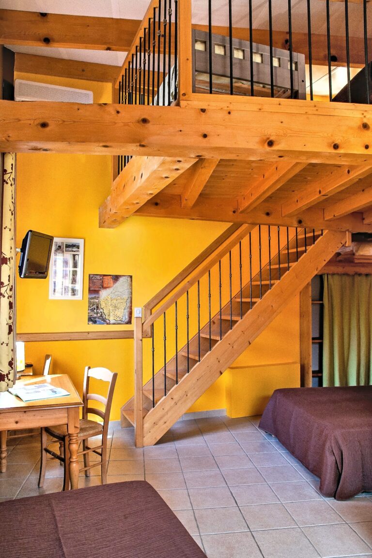 La chambre familiale n°9 — Hôtel La Garenne, Labeaume (Ardèche)